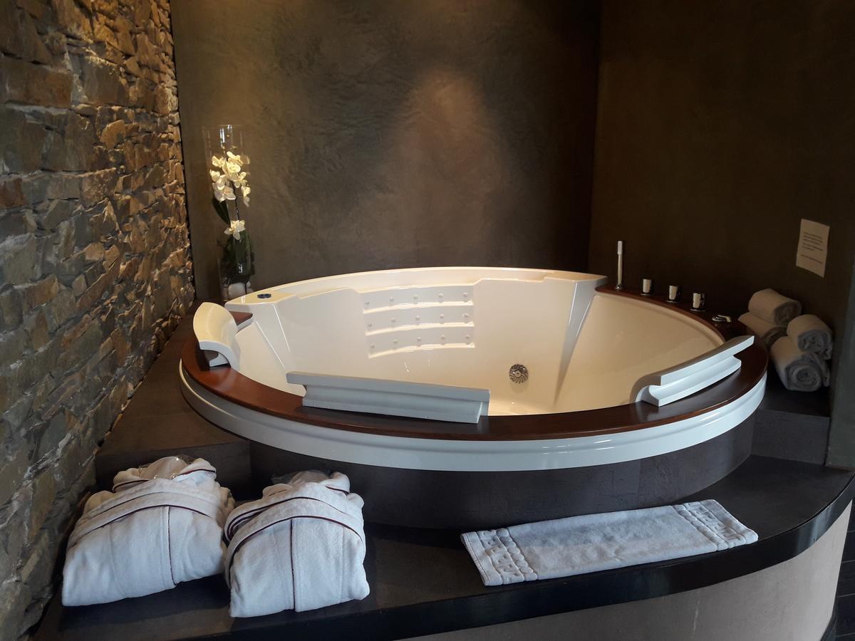 Le Domaine Des Lys Hotel 4*