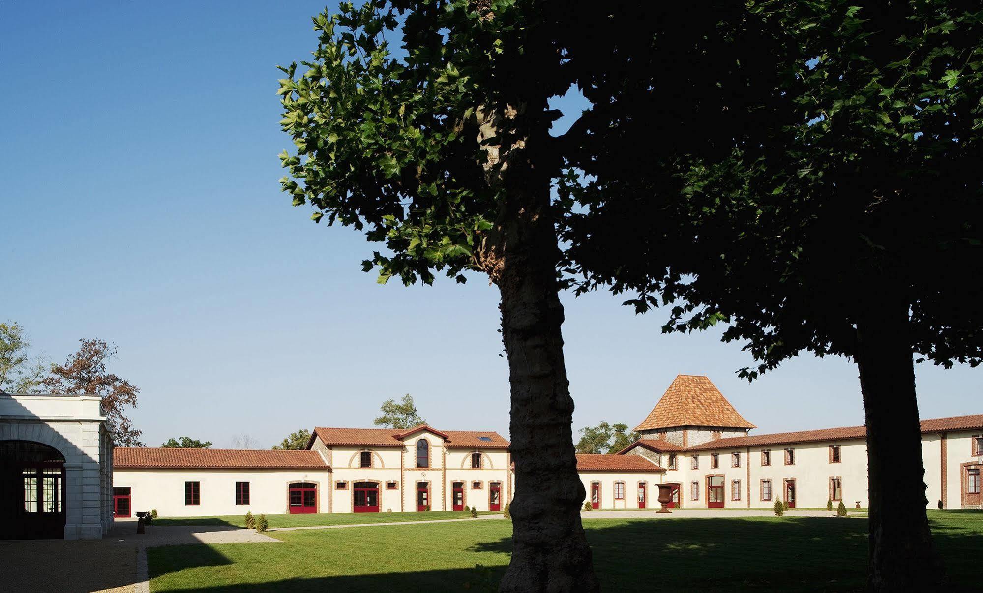 Le Domaine Des Lys Hotel 4*
